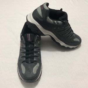 MEN’S SKECHERS MEMORY FOAM ATHLETIC SHOES, Sz 10